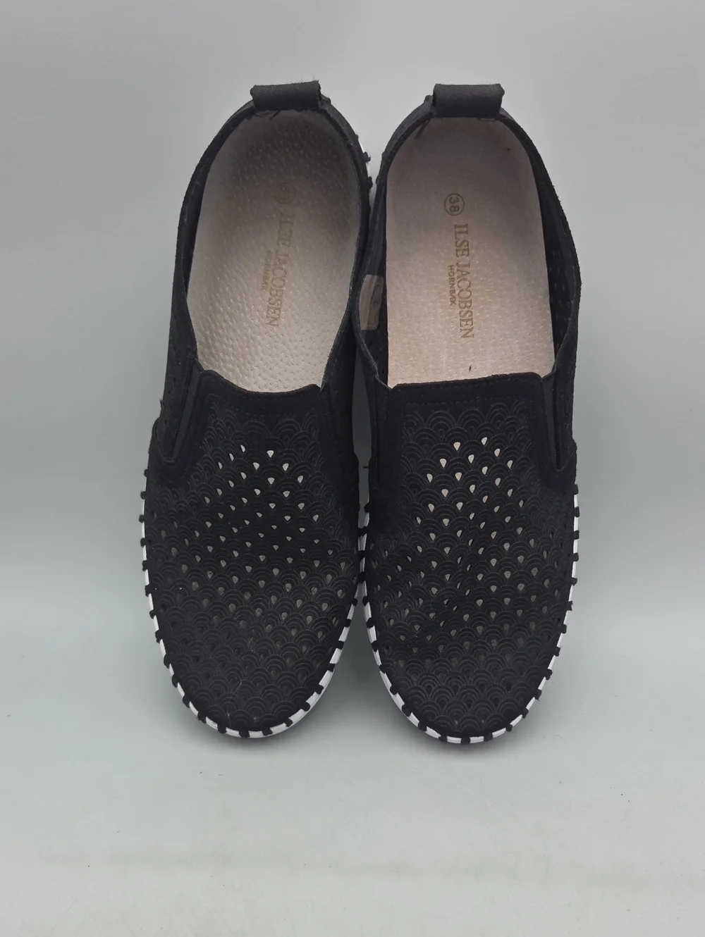 Isle Jacobson black shoes Women 38 US 7.5 8 Slip On